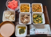 华为余承东打卡“鸿蒙大酒店”：四菜一汤还有水果