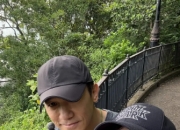 刘嘉玲梁朝伟晨跑照
